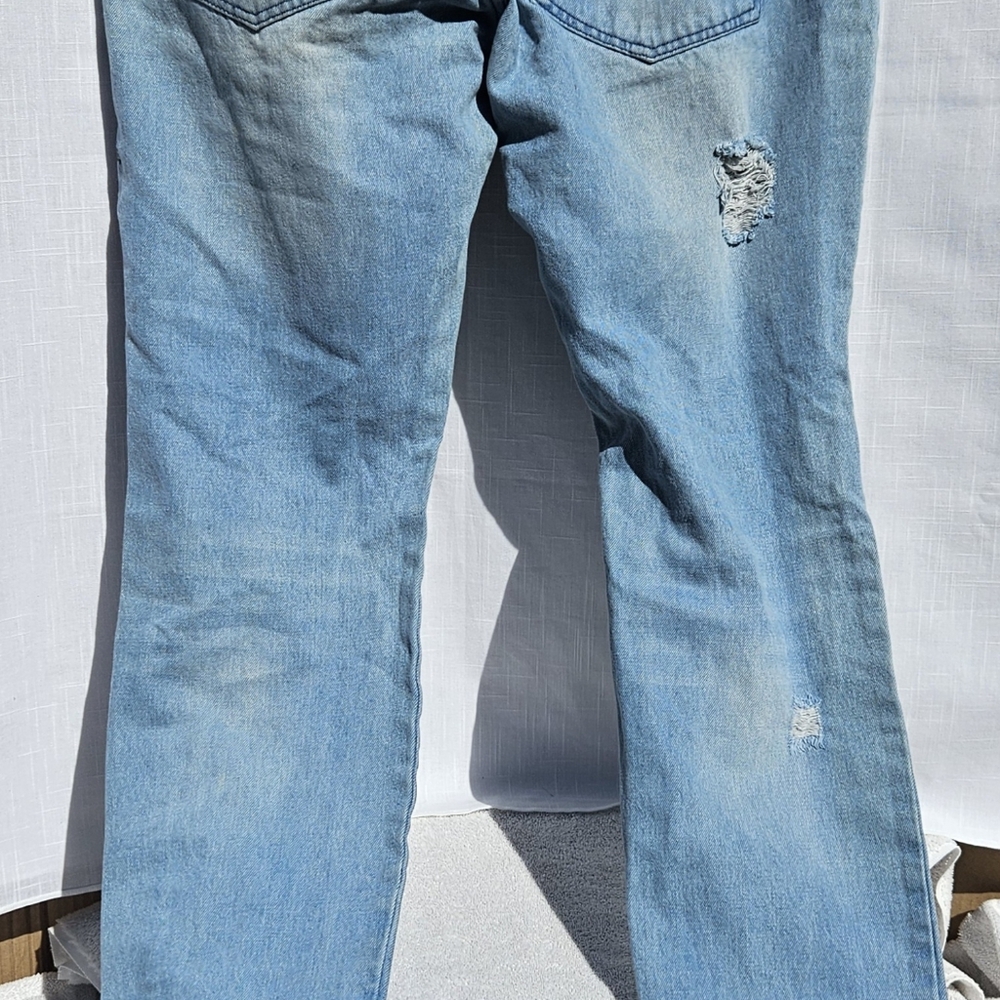 Y&R Embroidered Distressed Blue Jeans Sz 34 See Pictures For Measurements - Picture 2 of 9